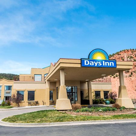 Days Inn By Wyndham Carbondale Exteriör bild